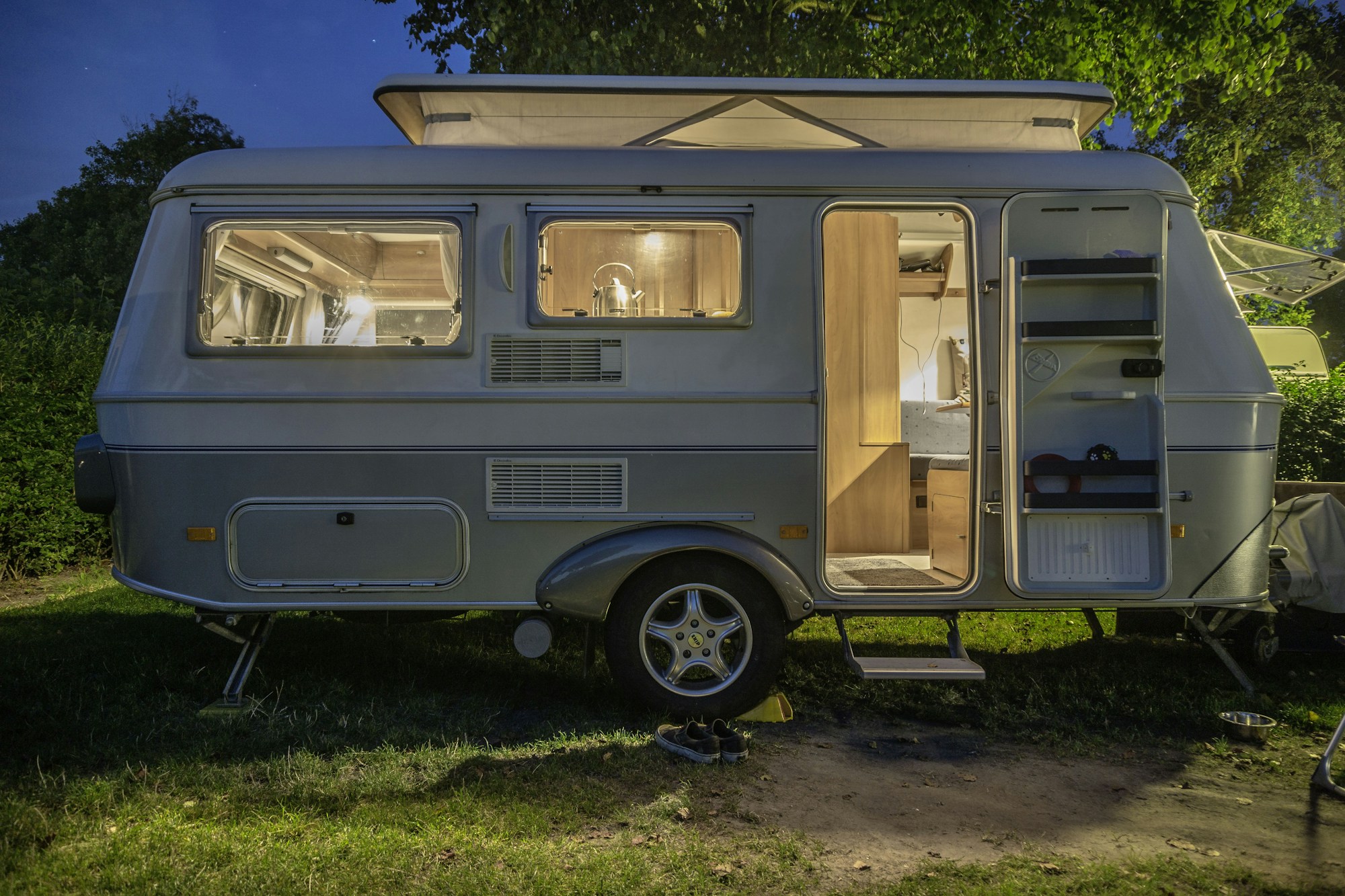 Example caravan dealership website
